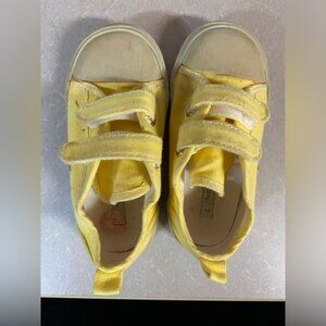 🌟4/$16🌟 Toddler sneakers  SIZE 7 GUC